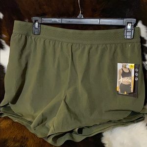 NWT avia large shorts green